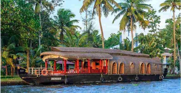 Hotel Aqua Jumbo Houseboats Kumarakom Exterior foto