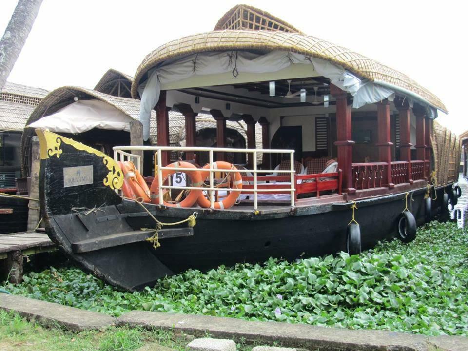 Hotel Aqua Jumbo Houseboats Kumarakom Exterior foto