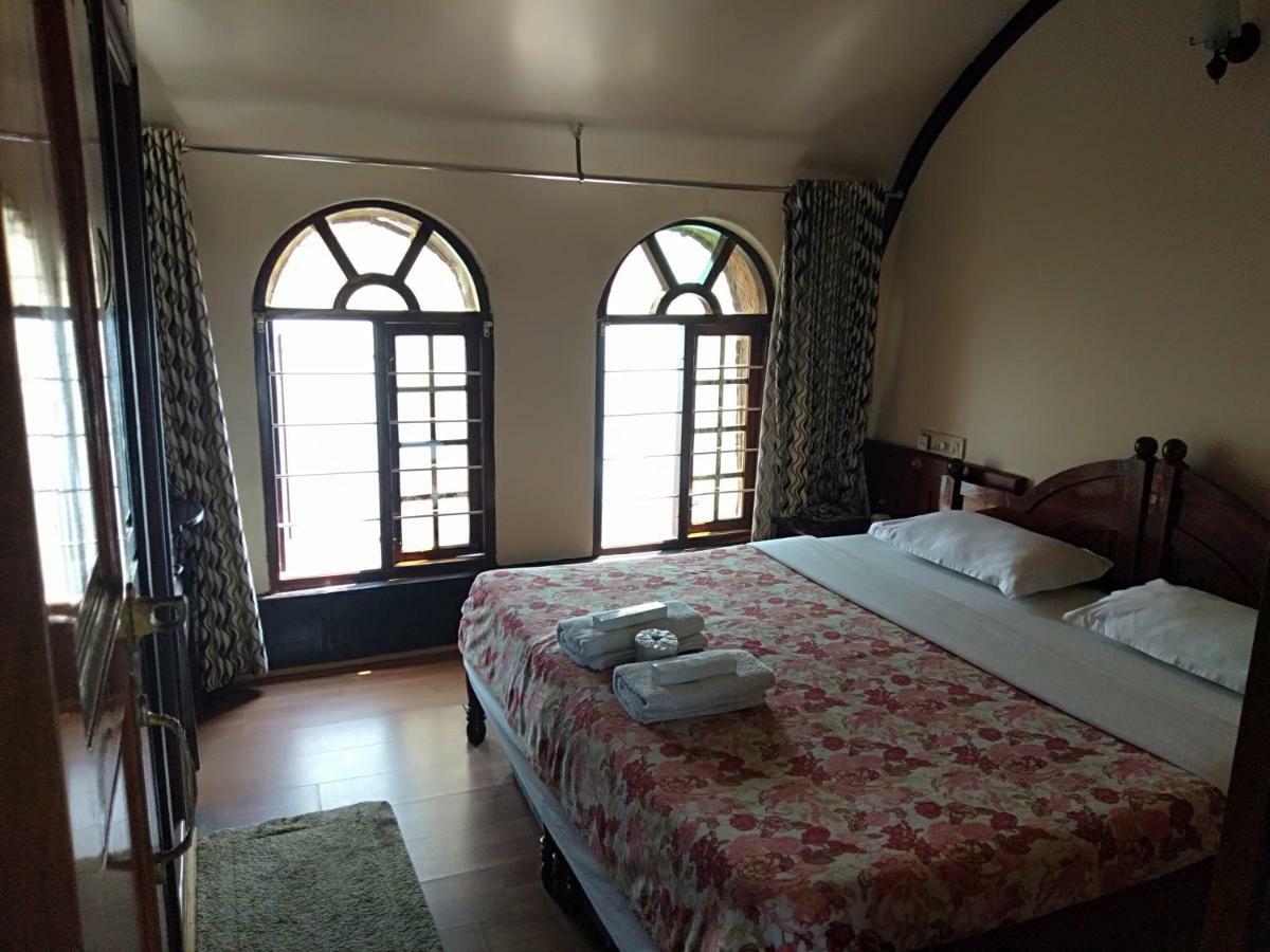 Hotel Aqua Jumbo Houseboats Kumarakom Exterior foto